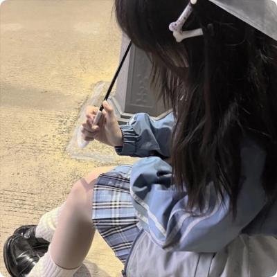 我们与天空之间 海报